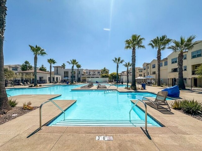 Building Photo - 1250 Paseo Sea Grass