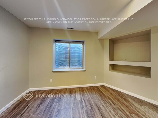 Building Photo - 4981 N Silverlace Dr