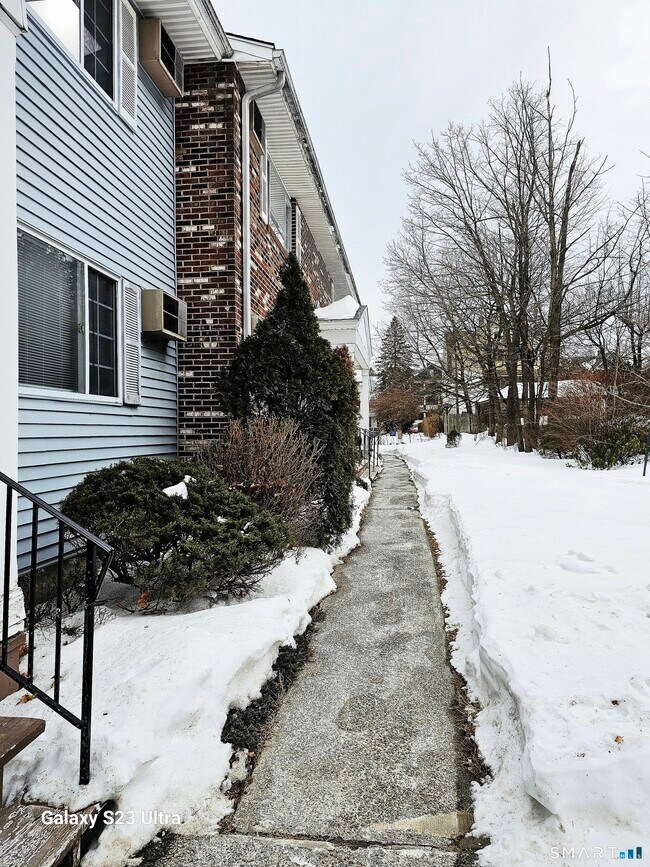 Building Photo - 81 Chipman St