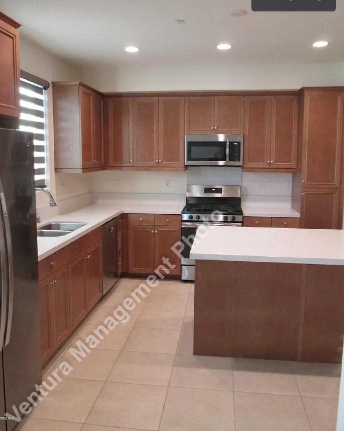 Building Photo - 523 Pioneer St