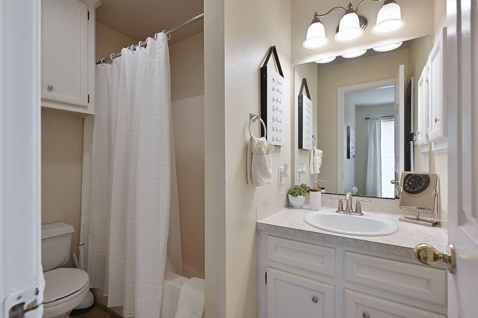 Building Photo - 2015 Colgate Dr