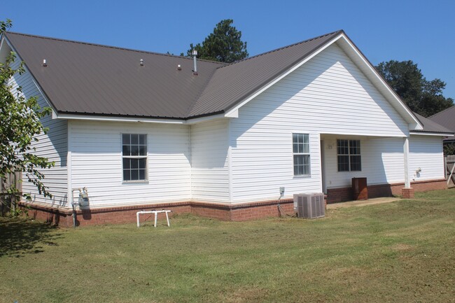 Building Photo - 3 Bedroom, 2 Bath Home in Riverside School...