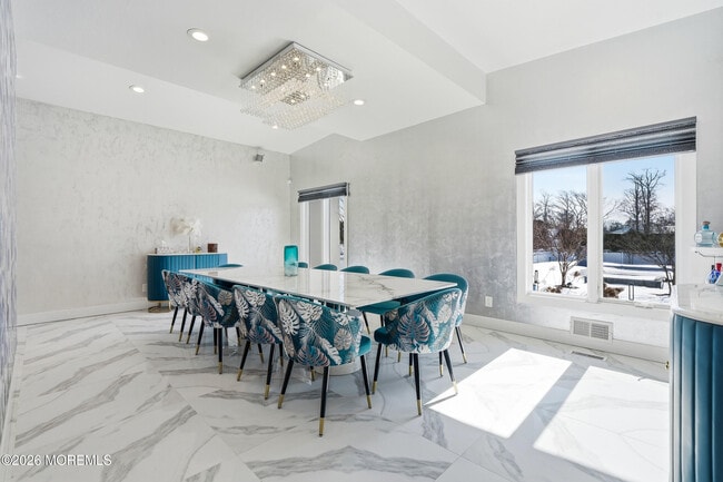 Building Photo - 107 Grant Ave