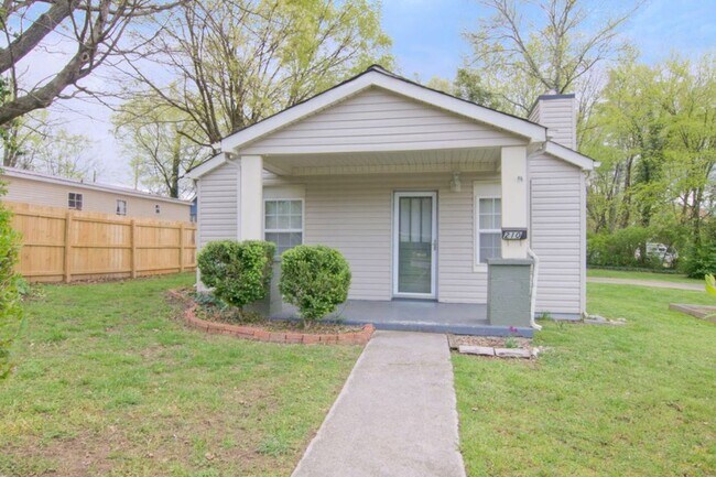 Primary Photo - Knoxville 37917 - 2 bedroom, 1 bath home -...