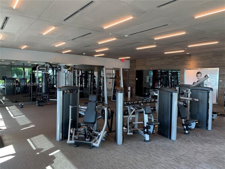 Building Photo - 1080 Brickell Ave