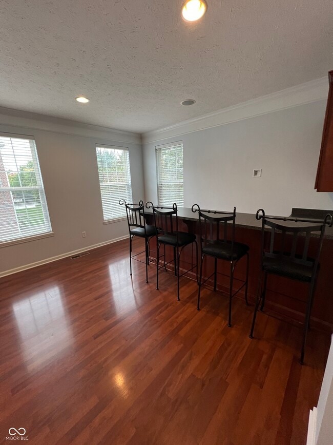 Building Photo - 9451 Glencroft Way