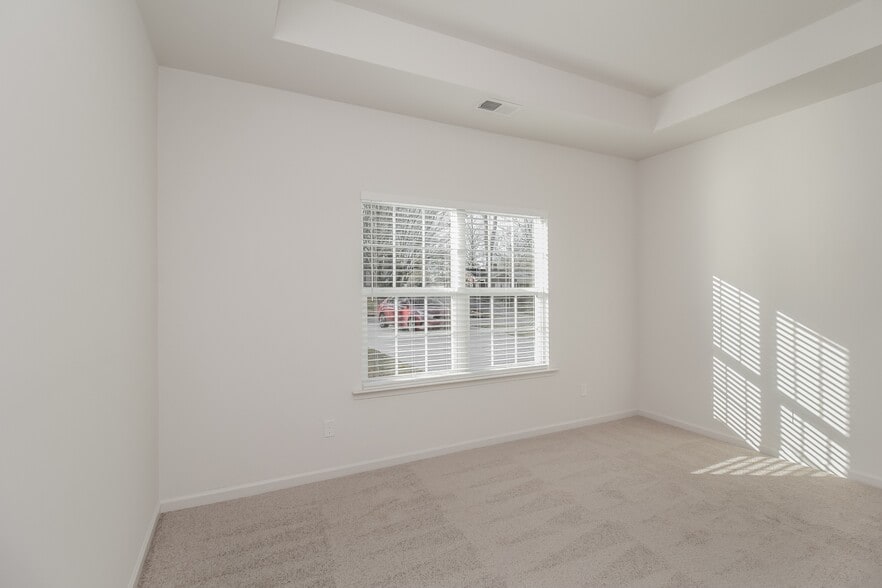 Building Photo - 708 N 6th St