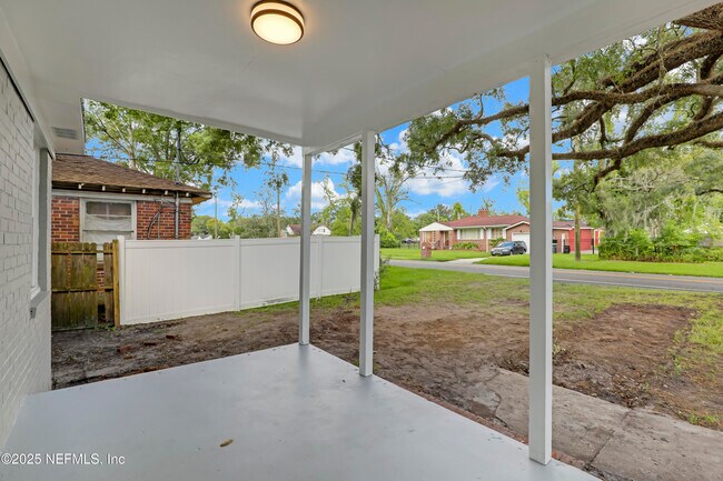 Building Photo - 2908 Broadway Ave