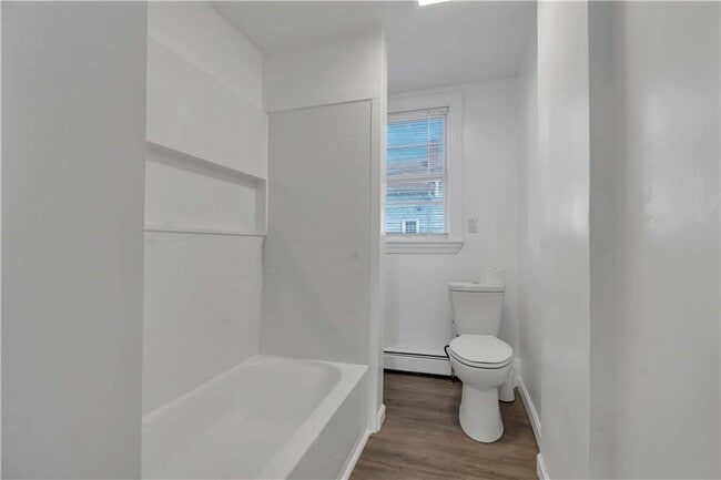 Building Photo - 48 Kenwood St