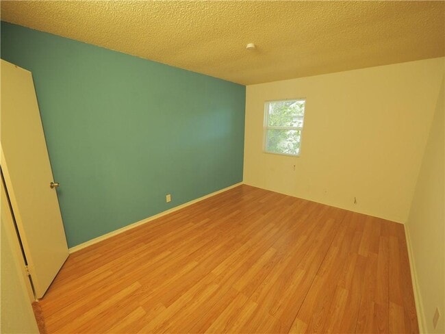 Building Photo - 533 Demarett Dr