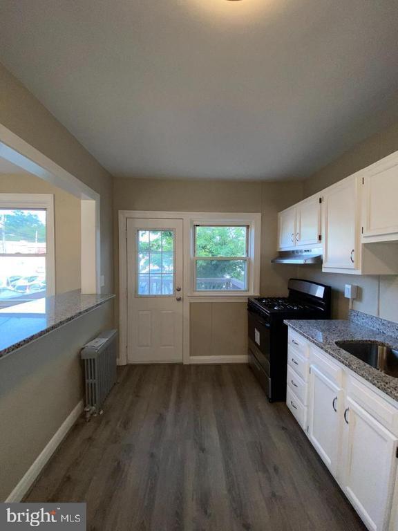 Building Photo - 41 N Kossuth St