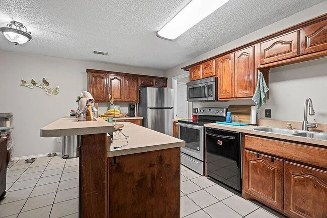 Building Photo - 3102 109th St