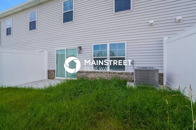 Building Photo - 3 Bedroom Pet-Friendly Home in Jeffersonville, IN with Main Street Renewal