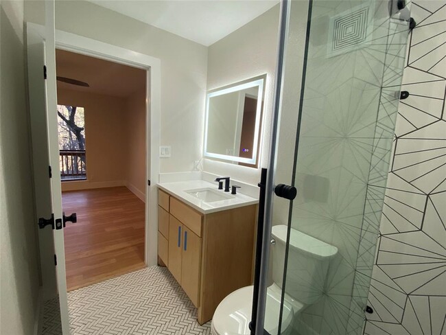 Building Photo - 6405 Shadow Valley Dr