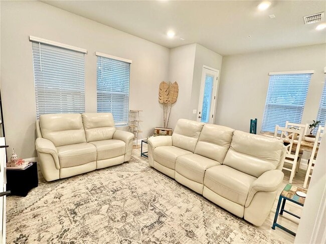 Building Photo - 900 Wild Date Ln