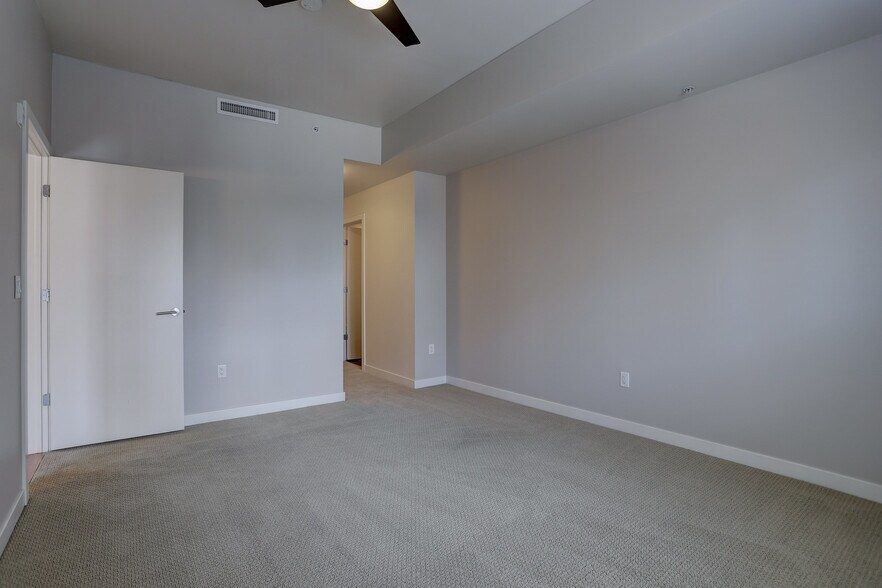 Building Photo - 410 Acoma St