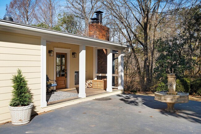 Building Photo - Gated versatile lifestyle property tucked into the heart of Tennessee’s most scenic countryside