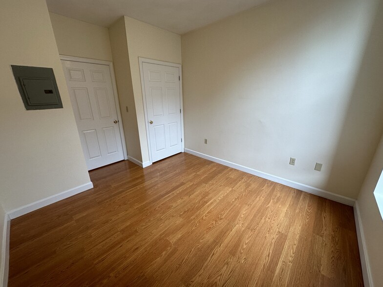 Building Photo - 83 Essex St