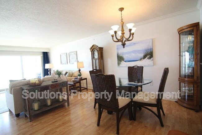 Building Photo - 1095 N Hwy A1A