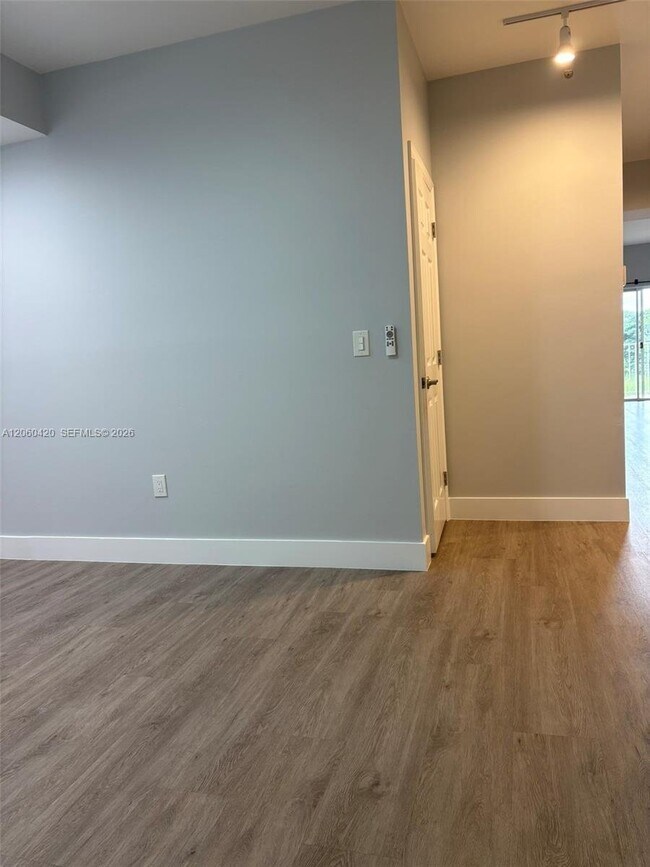 Building Photo - 2100 Greenview Shores Blvd