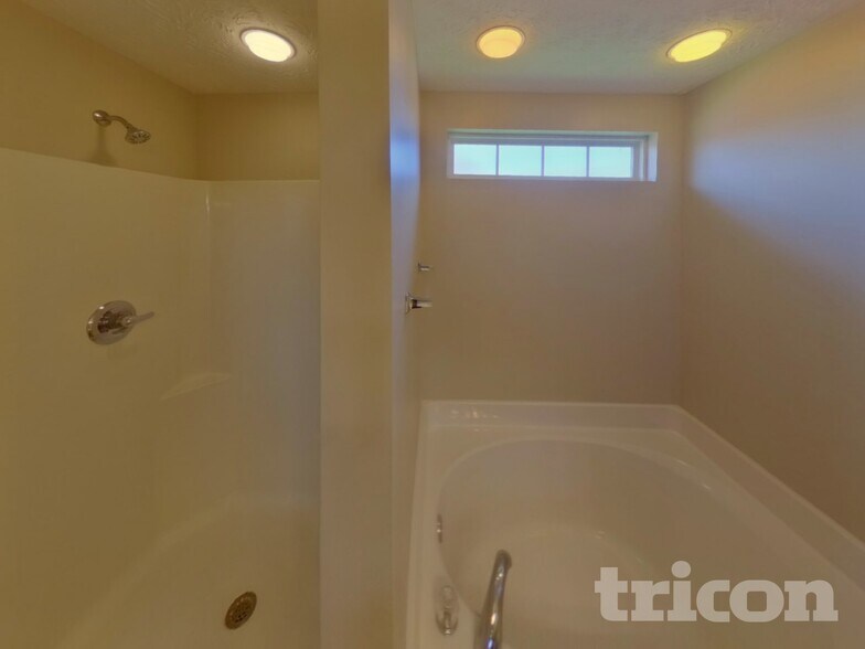 Building Photo - 1024 Stratus Dr