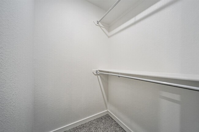 Building Photo - 21155 Gosling Rd