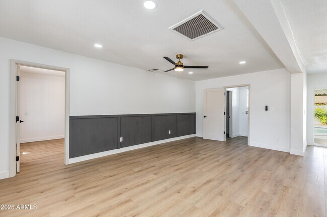 Building Photo - 8650 E Roanoke Ave