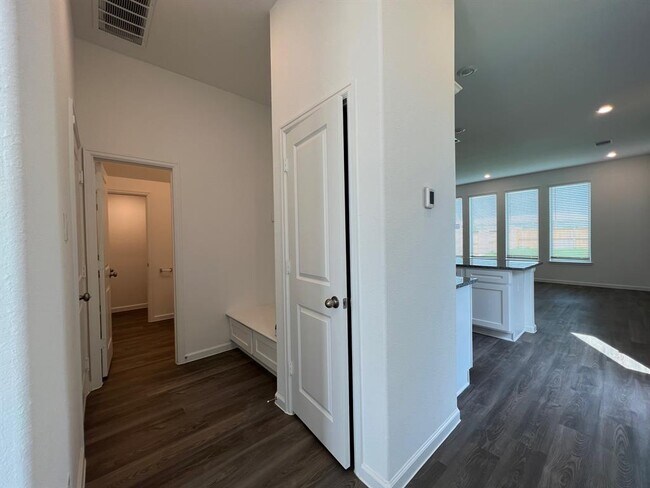 Building Photo - 4202 Balboa Dr