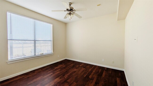 Building Photo - 6611 W Sam Houston Pkwy S