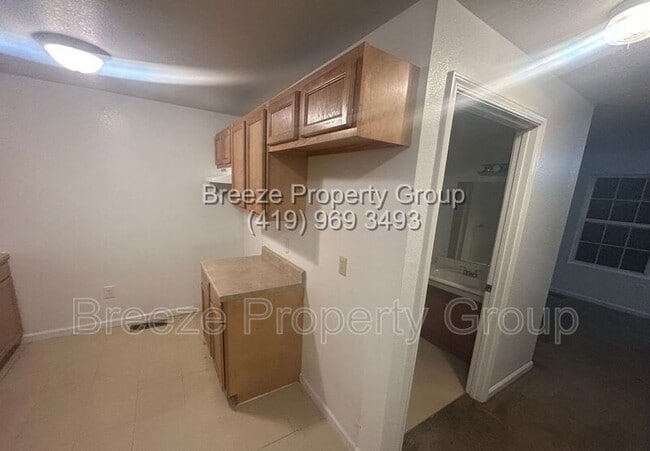 Building Photo - 520 Nova St