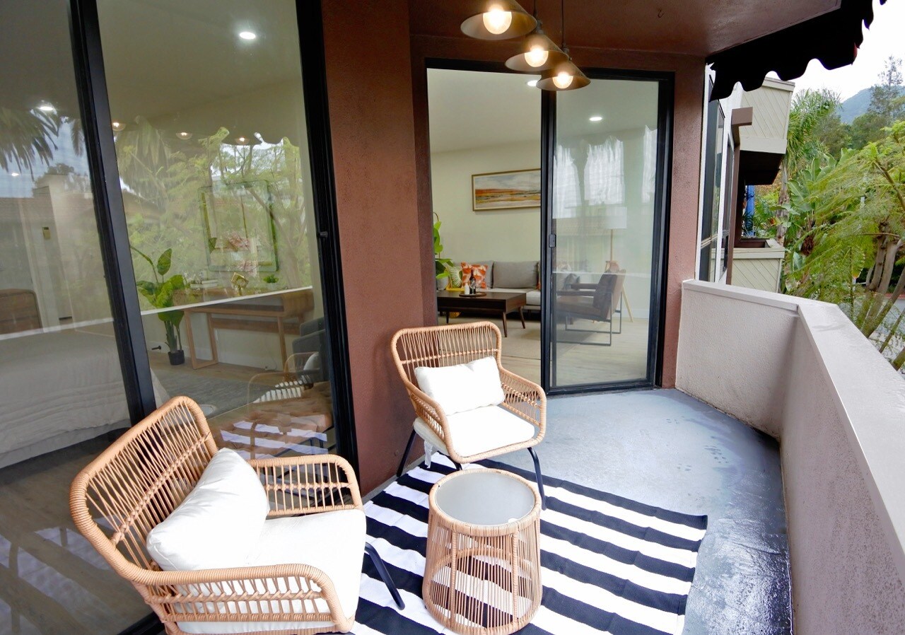 Building Photo - 1745 Camino Palmero St