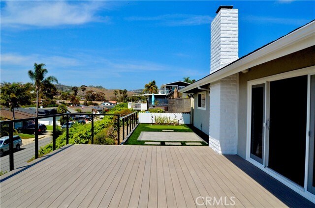 Building Photo - 225 Via San Andreas