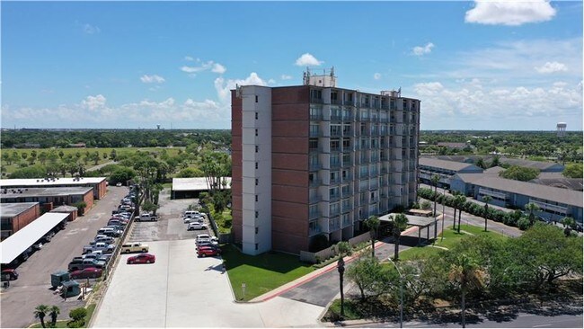 Building Photo - 4600 Ocean Dr