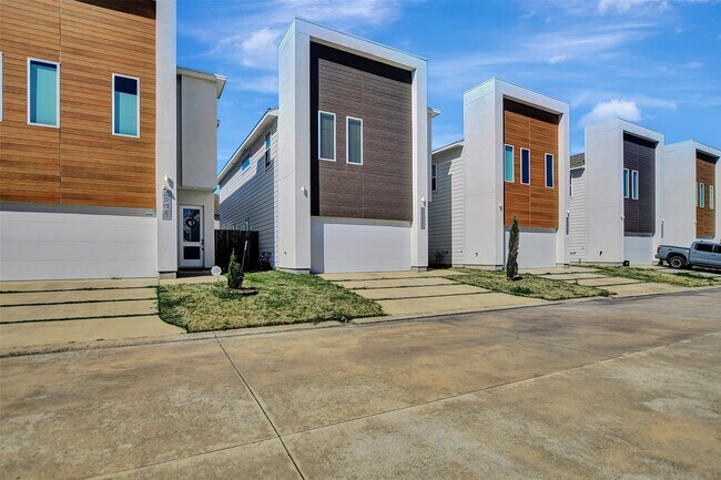 Building Photo - 5507 Robusto Pl