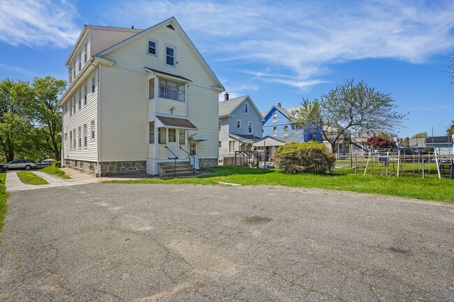 Building Photo - 108 Barnum Ter