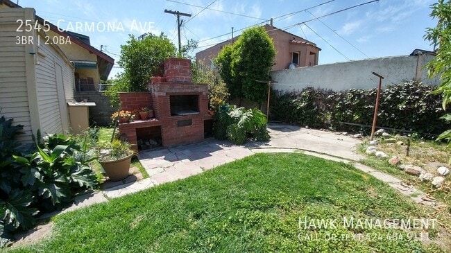 Building Photo - 2545 Carmona Ave