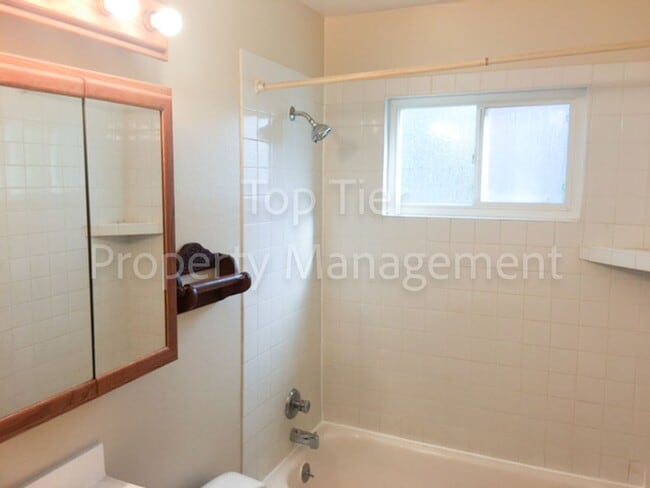 Building Photo - Very nice 3 Bd/2 Ba, 1388 sf single-family house in Concord available Now for Lease!