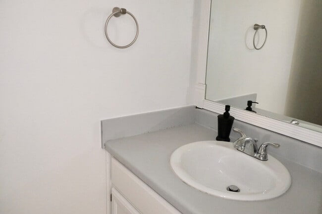 Building Photo - 1741 Horseshoe Cir