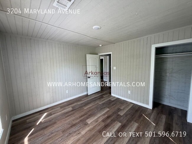 Building Photo - 3204 Maryland Ave