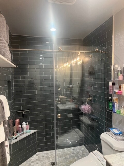 Upstair Master Bathroom - 3847 Vineyard Ave