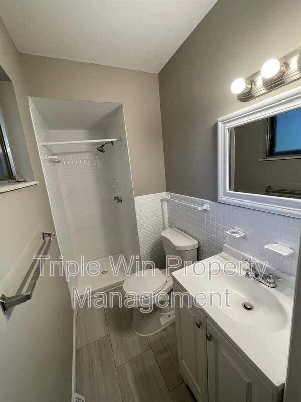 Building Photo - 2733 Tiara Dr