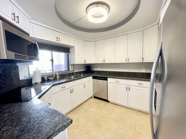 Kitchen - 1910 Ala Moana Blvd