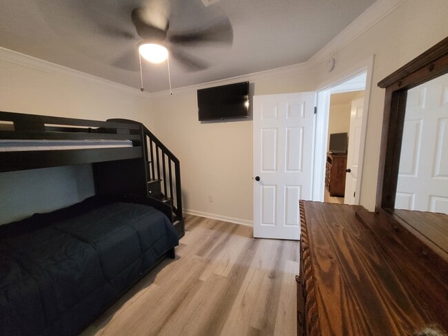Building Photo - 1815 Bahama Dr