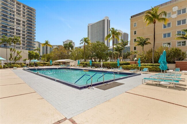 Building Photo - 3800 S Ocean Dr