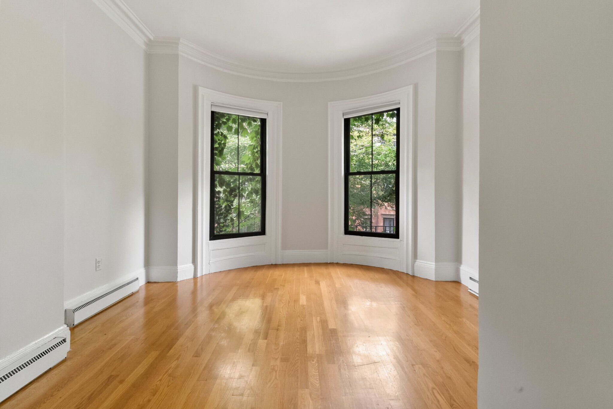 Building Photo - 182 W Brookline St