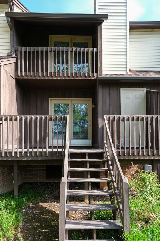 Building Photo - 2BR/2.5BA Condo w/ Community Pool in Simsponville!