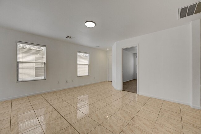 Building Photo - 11051 Alora St