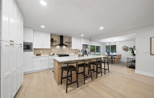 Building Photo - 5253 Countryside Dr