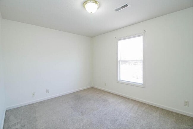 Building Photo - 513 Peachers Ridge Rd