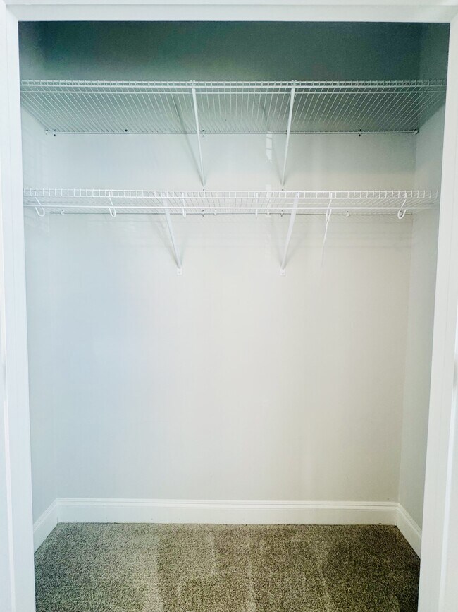 Building Photo - 2422 Capri Ct